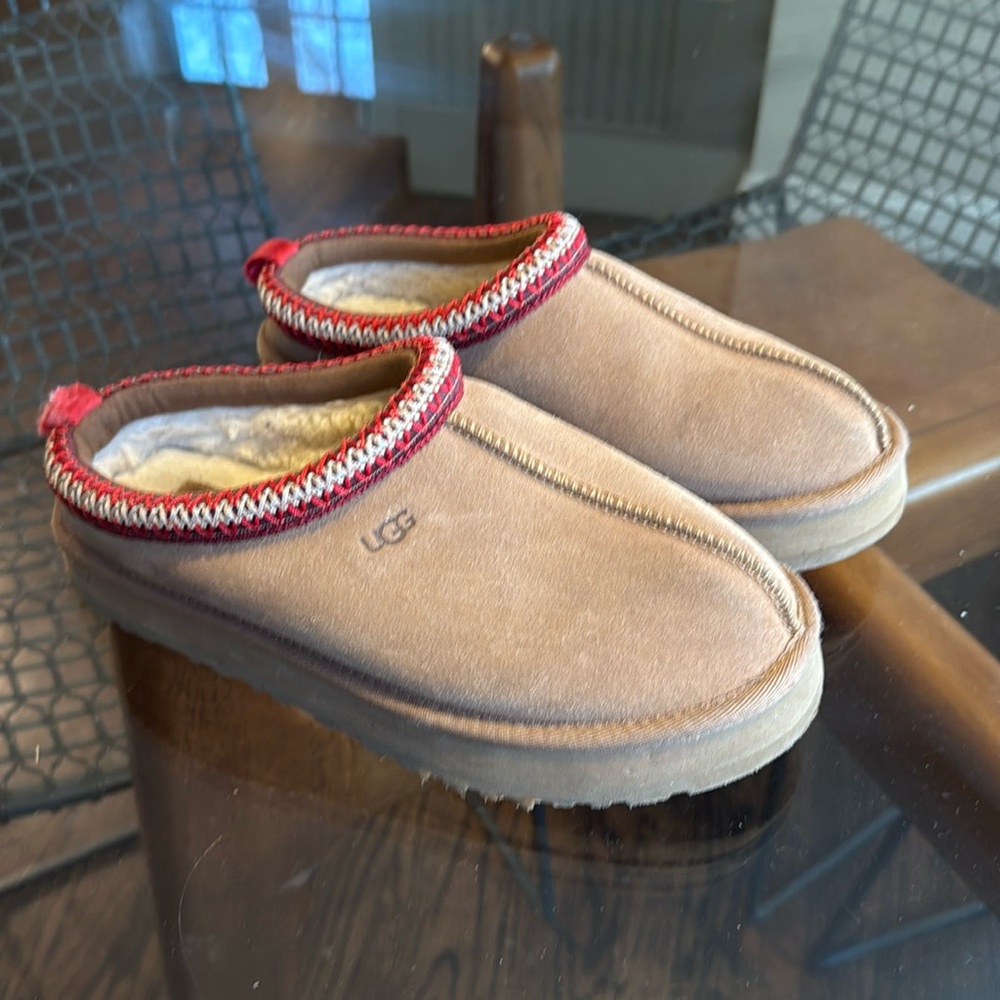 Ugg Tasman